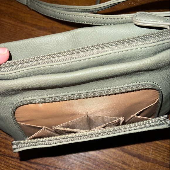 ⭐️Laura Scott Crossbody Handbag Olive Sage Green Faux Leather Bag Like New! - Picture 10 of 14